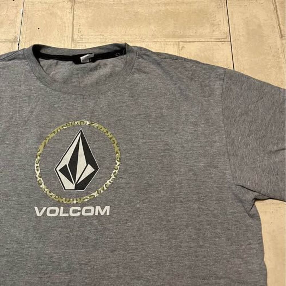 Volcom gray graphic tee size XL
